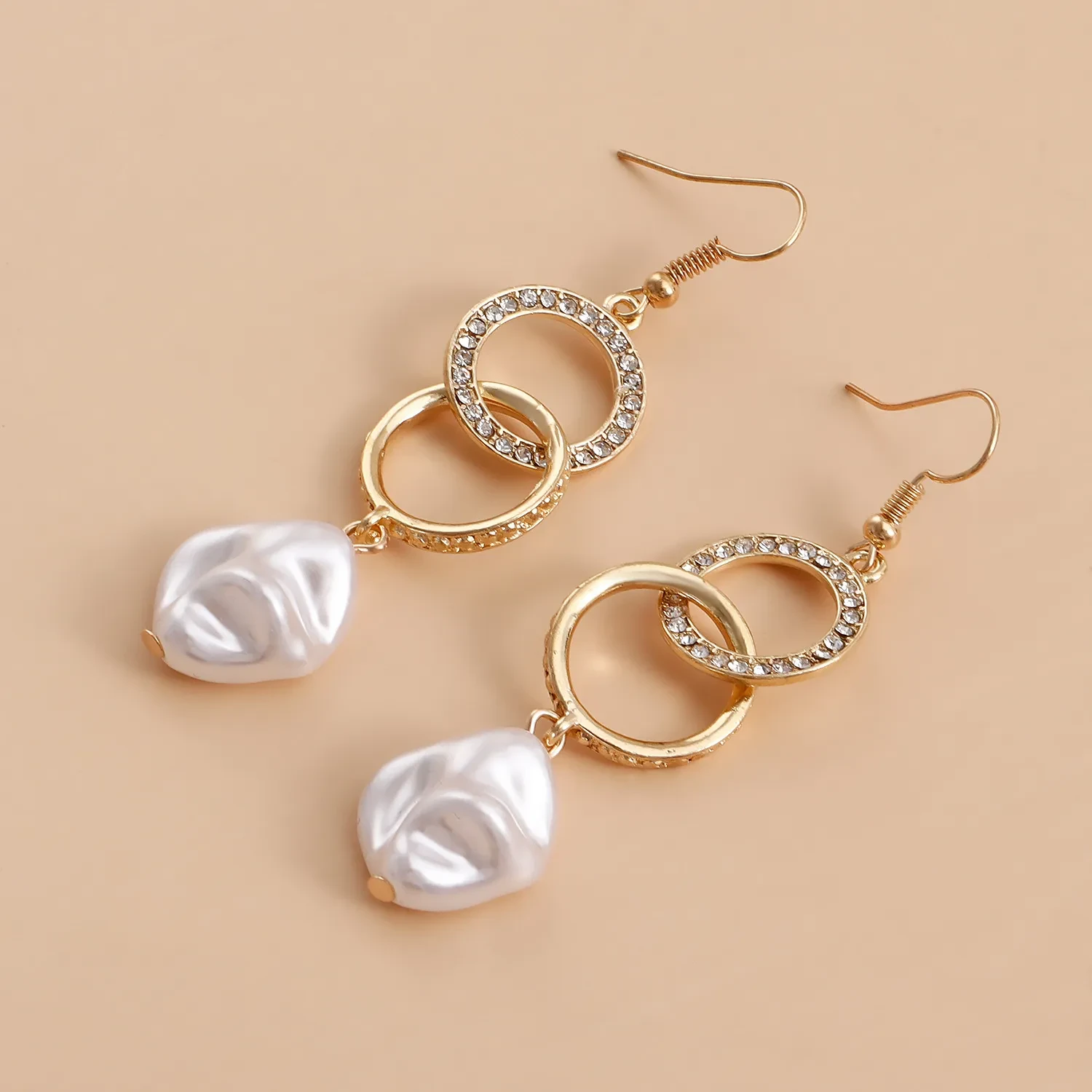 Street Shooting Hollow Stud Earrings Women