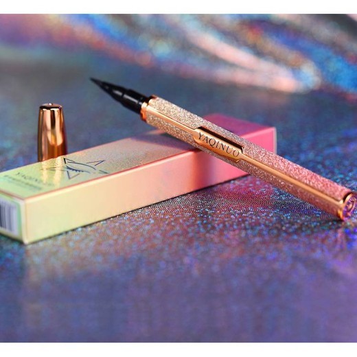Long lasting and not easy to smudge eyeliner
