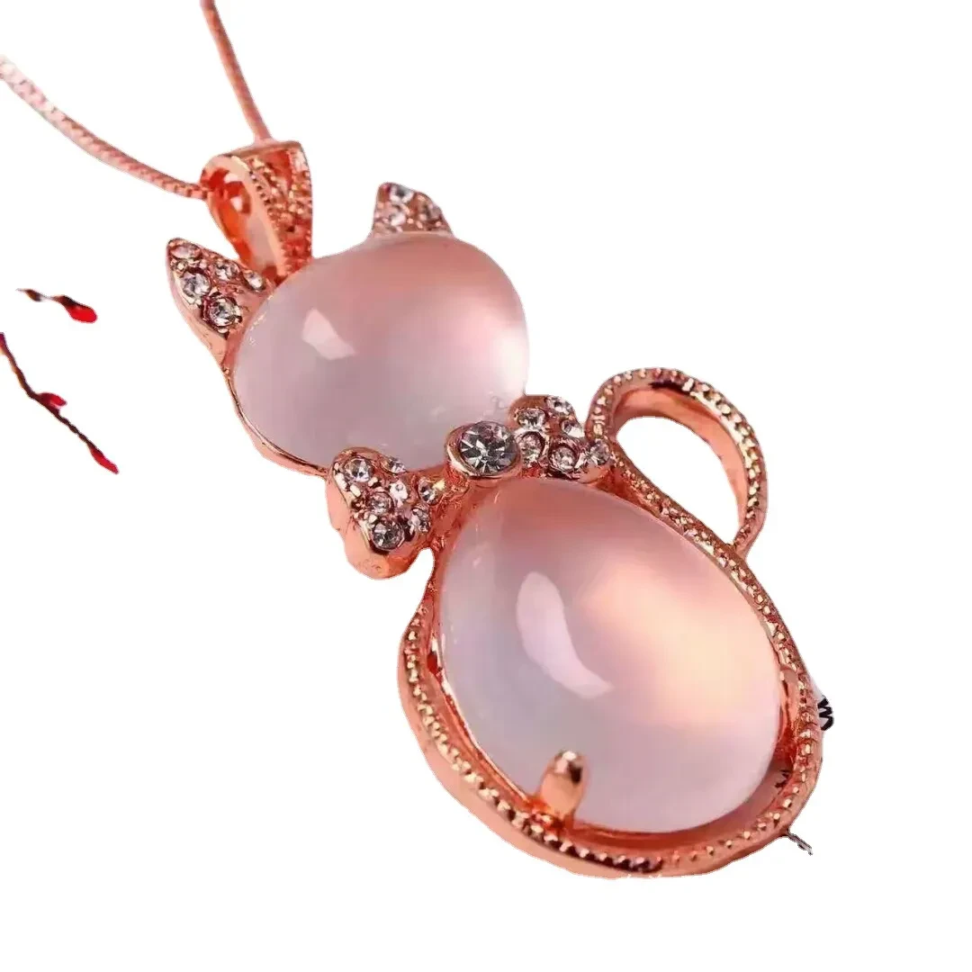 Natural Crystal Cat Pendant Clavicle Chain Matching