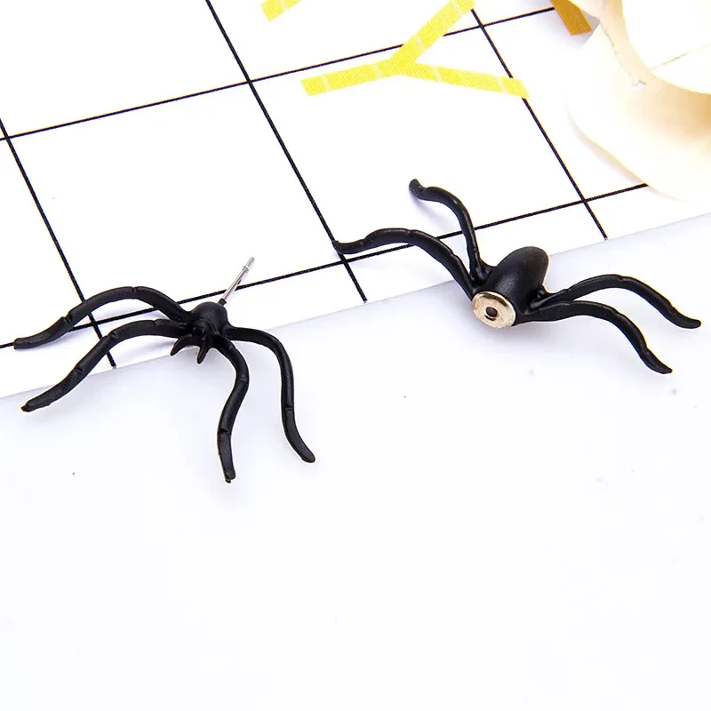 Personality Exaggerated Halloween Funny Spider Stud Earrings