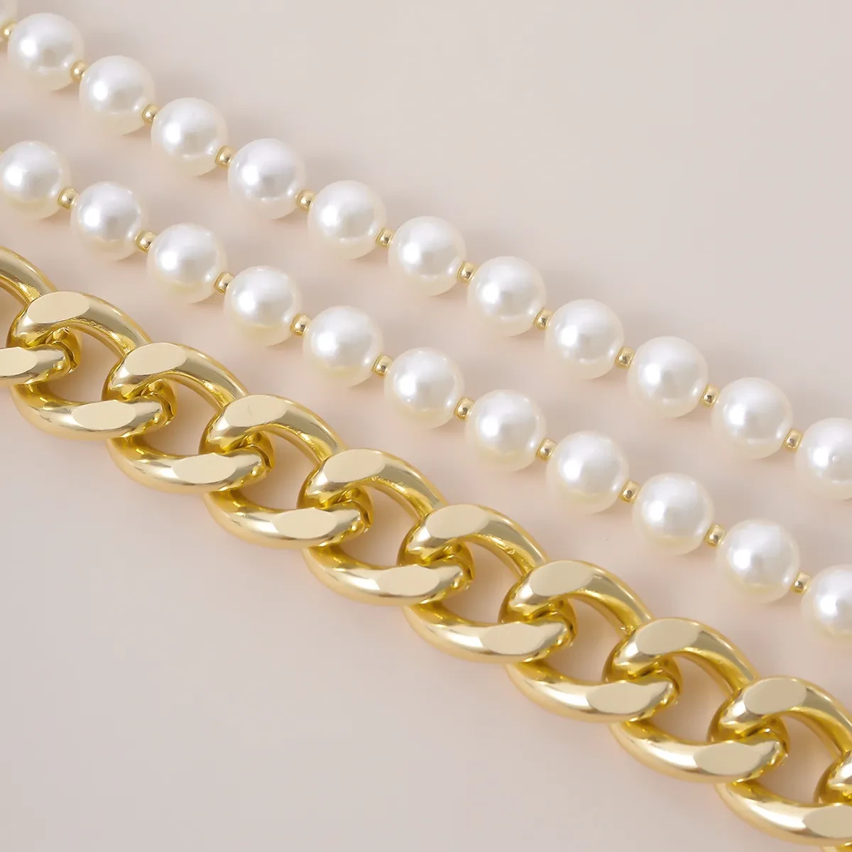 Geometric Imitation Pearl Necklace