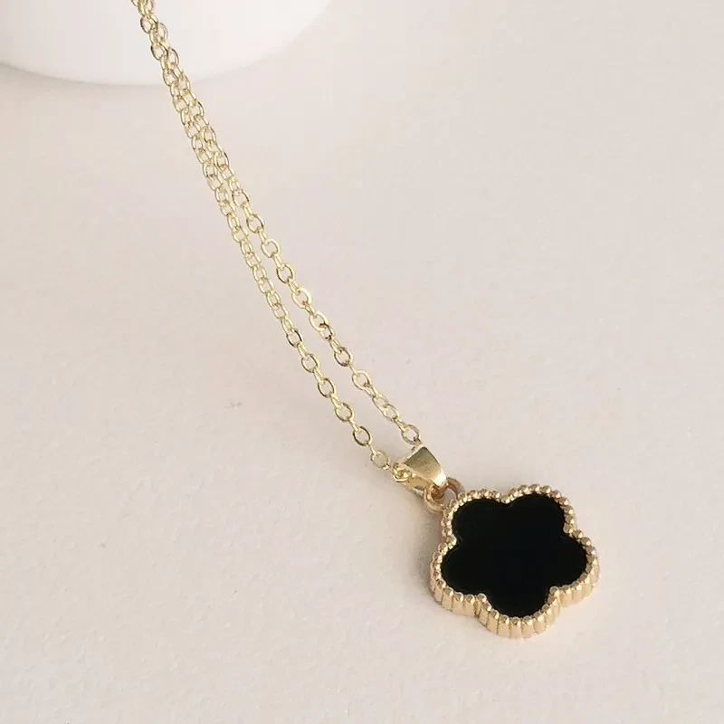 Lucky Grass Flower Necklace Female Niche Fashion