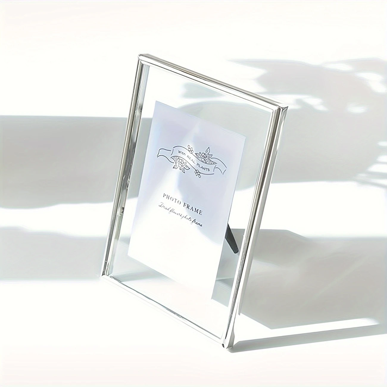 Classic and Simple Retro Style Metal Photo Frame  A Timeless Way to Display Your Memories