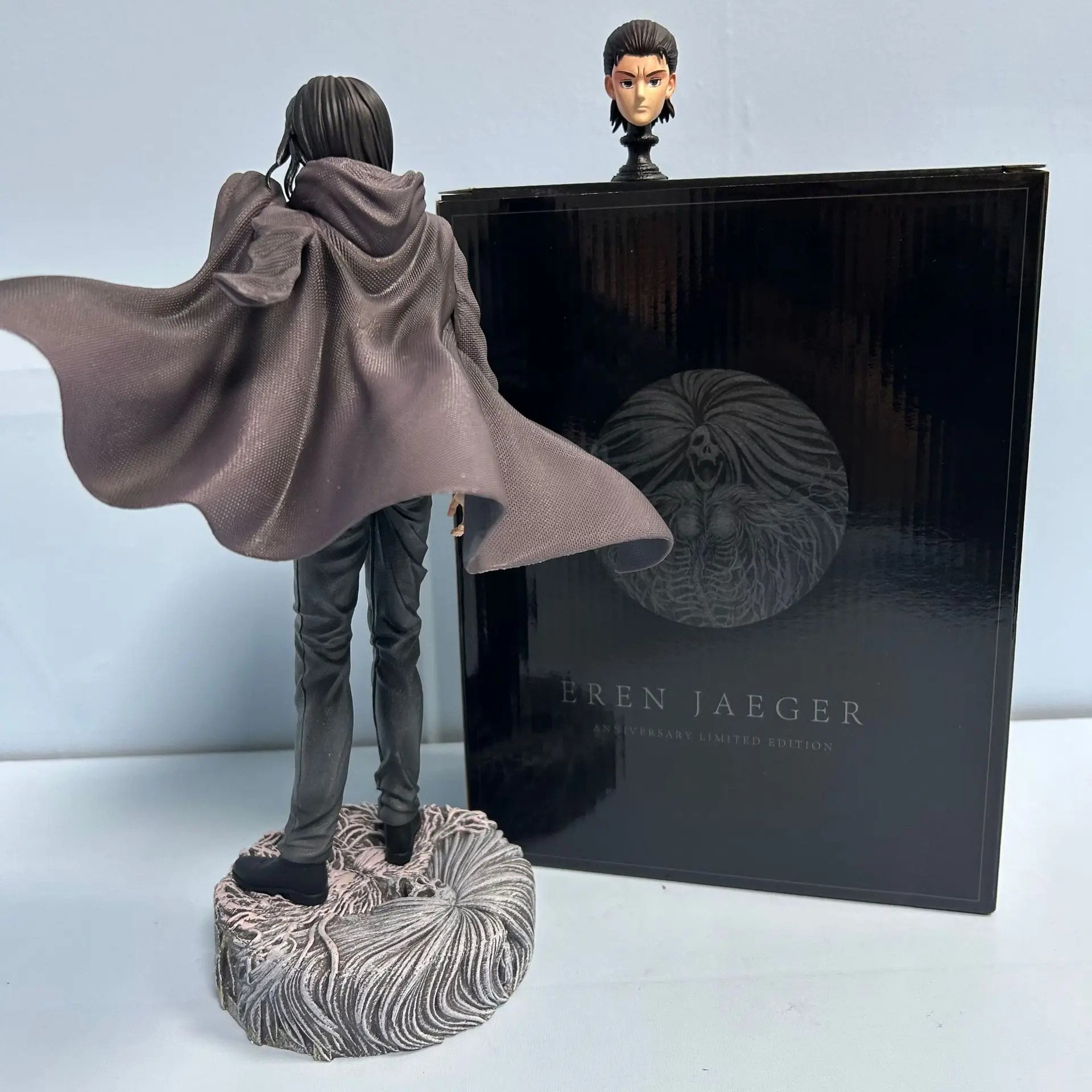 28CM Anime Figure Attack On Titan - Eren Jaeger Figure with Interchangeable Head and Dress Up Suit