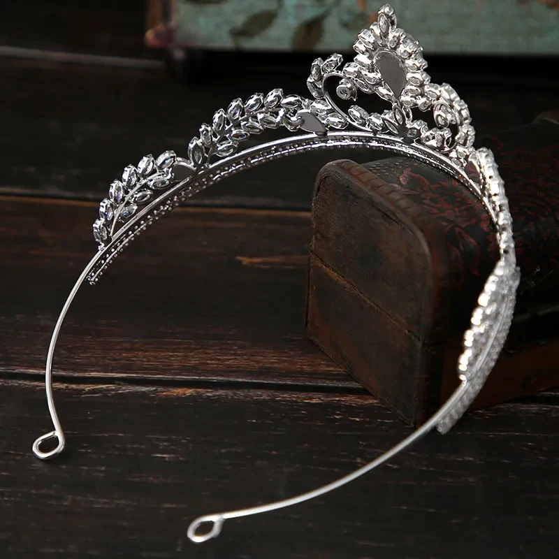 Silver zircon crown