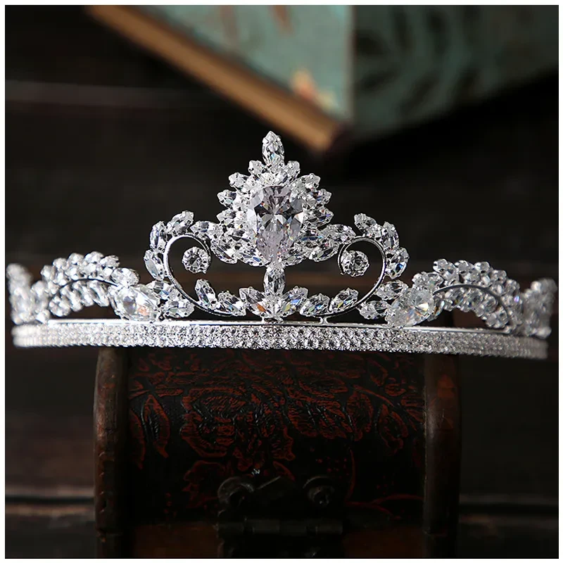 Silver zircon crown