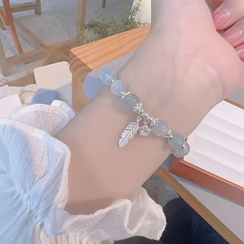 Star Feather Bracelet for Women: A Minimalist Touch of Elegance