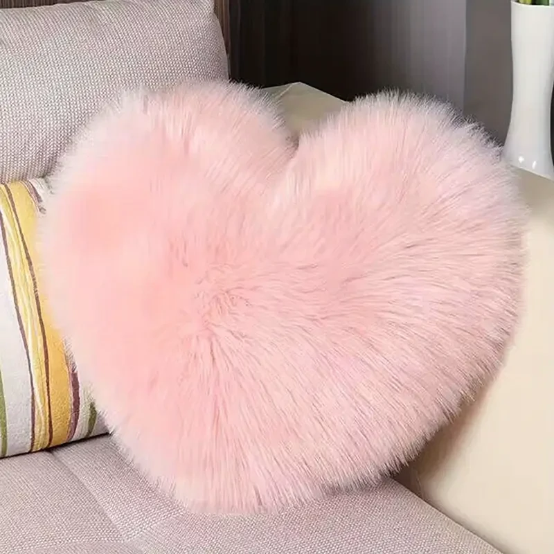 FUSFEEL Pink Heart-Shaped Faux Fur Throw Pillow Cover - Cozy Decorative Cushion Case for Living Room or Bedroom, Zipper Closure, Geometric Design, 45.72cm x 45.72cm, No Insert Included, Living Room Decor | Cozy Home Accessory | Soft Texture, Cute Pillows