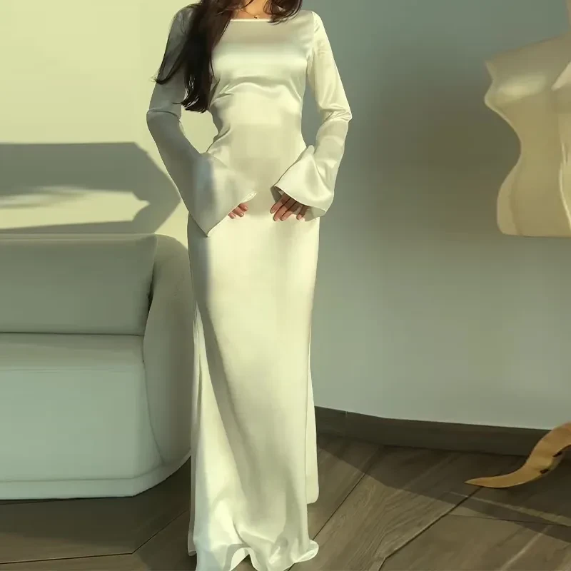 Women's Round Neck Long Sleeved Waist Cinching Dress