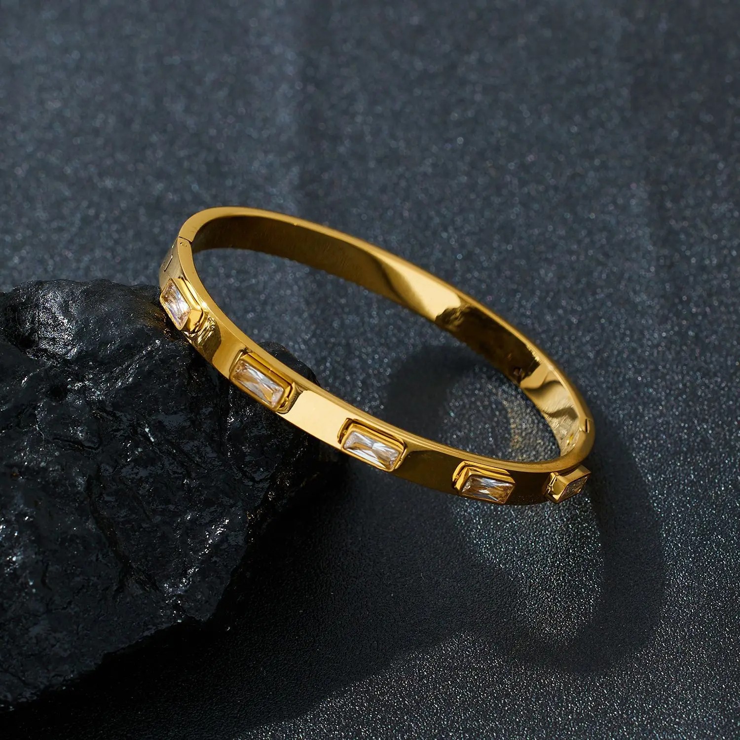 Fashionable Retro Zircon Bracelet