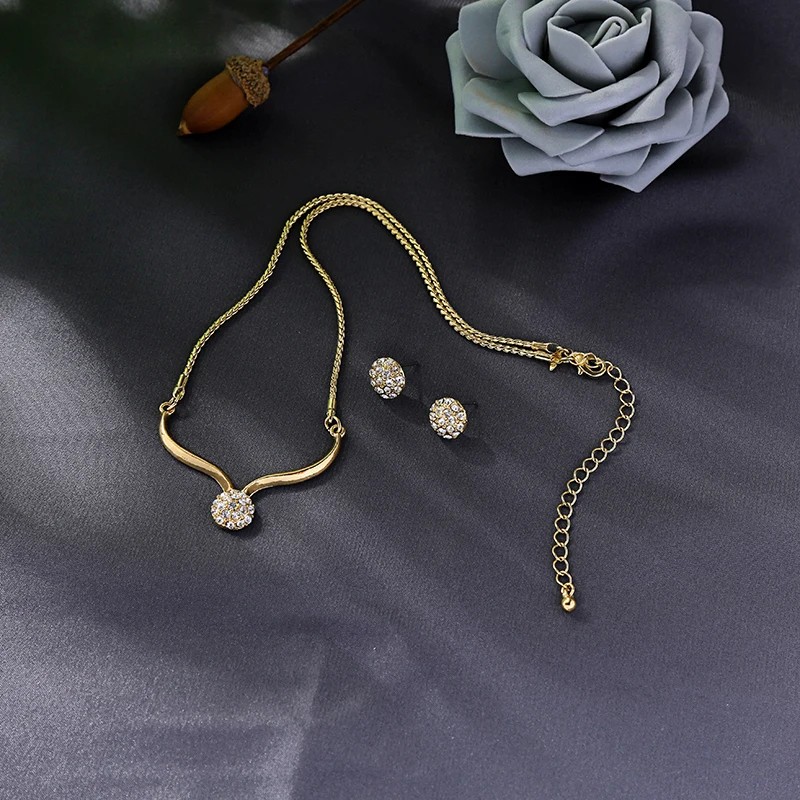 Jewelry Set Short Pendant Necklace & Stud Earrings for Women