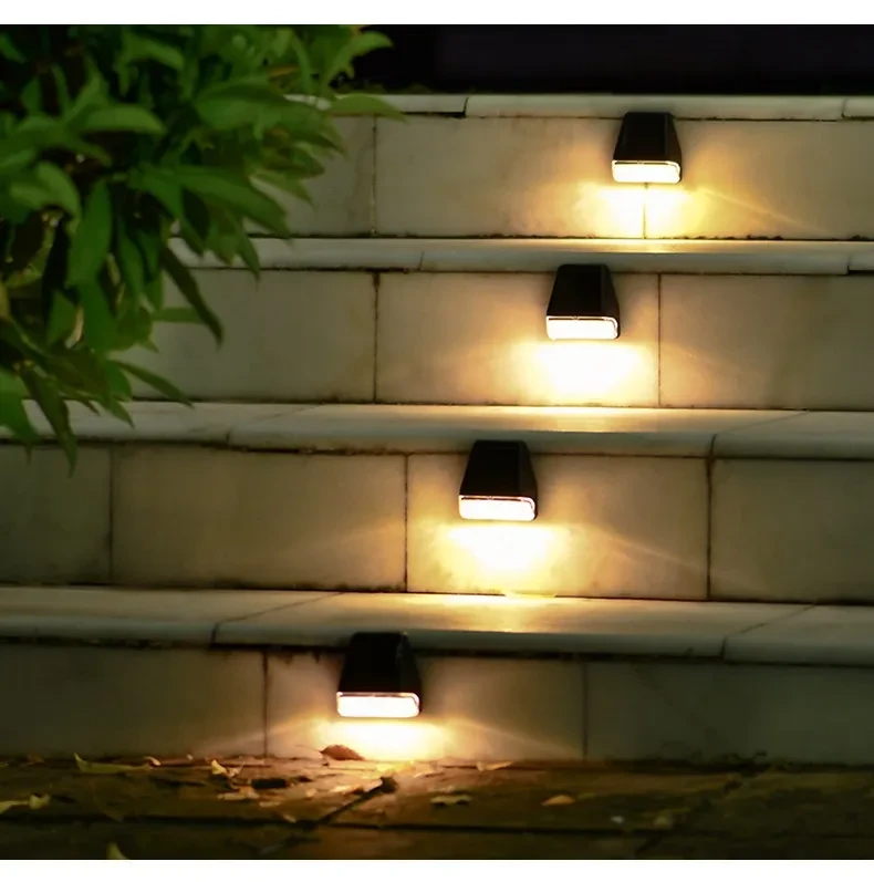 Solar Outdoor Rainproof Courtyard Garden Decoration Stairs Step Light Fence Fence LED Wall Lamp