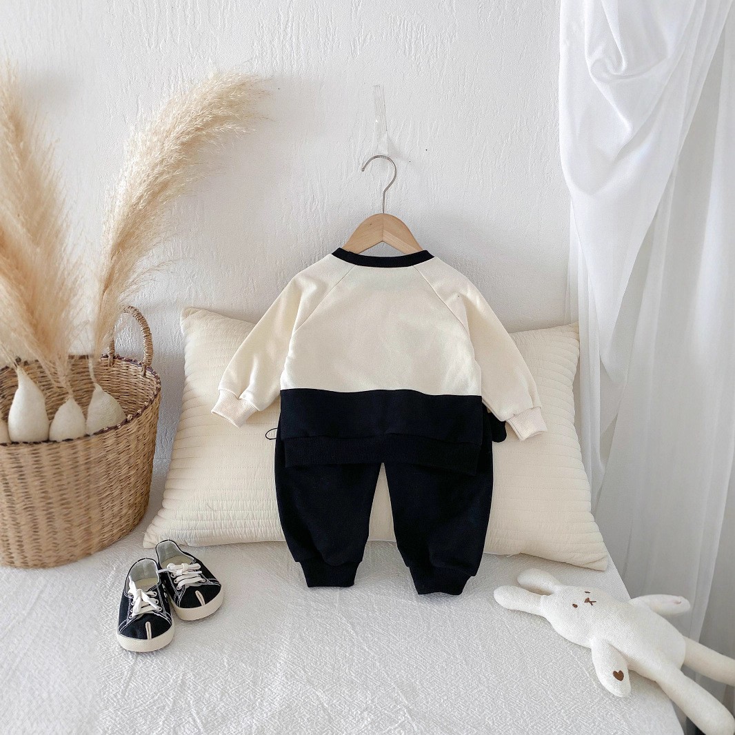 New Long Sleeve Round Neck Western Style Panda Sweater Pants Suit