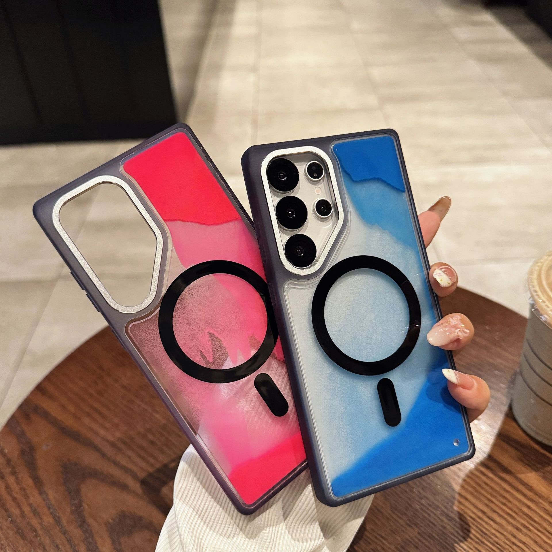 Luminous Quicksand S25Ultra Magnetic Suction Phone Case
