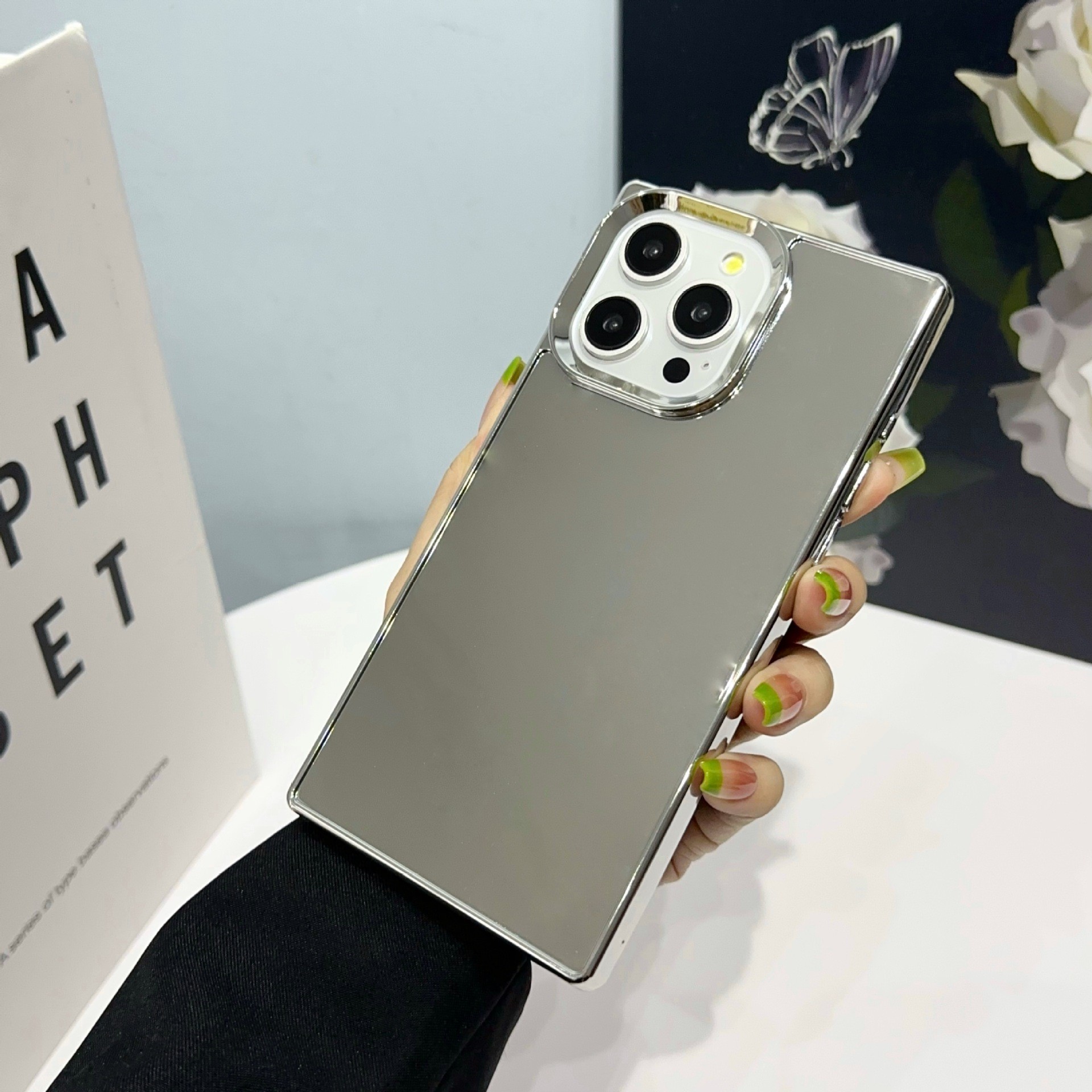 Right-angle Large Hole Electroplating Mirror Drop-resistant Mobile Phone Protective Cover