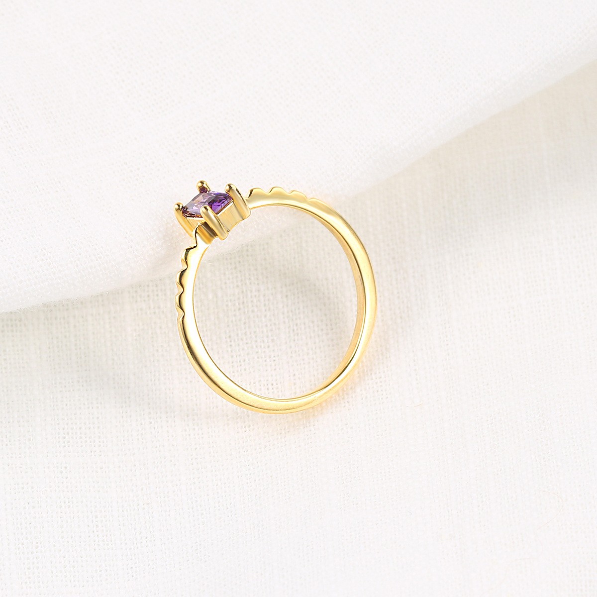 Women's Simple Inlaid Purple Zircon Thin Ring