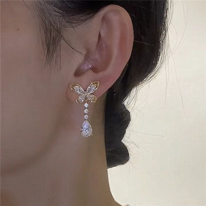Unique Graceful Women's Light Luxury Minority Premium Stud Earrings