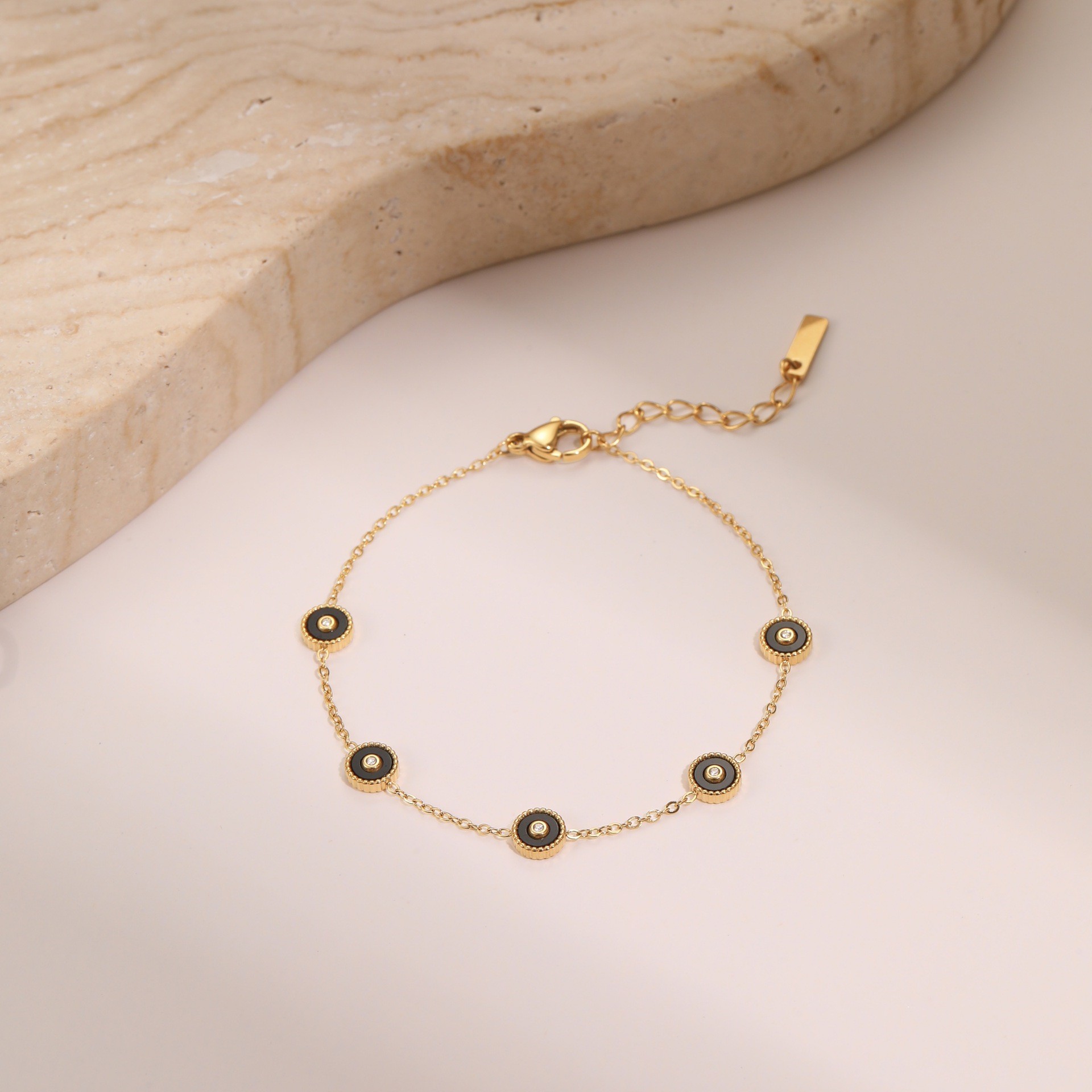 Light Luxury Fritillary Stainless Steel Bracelet 18K Gold Plating Exquisite Design Sense Ornament