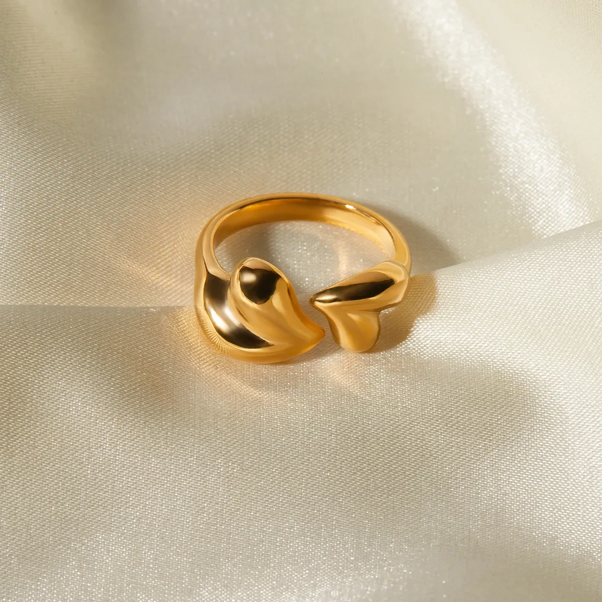 Open Rings Golden