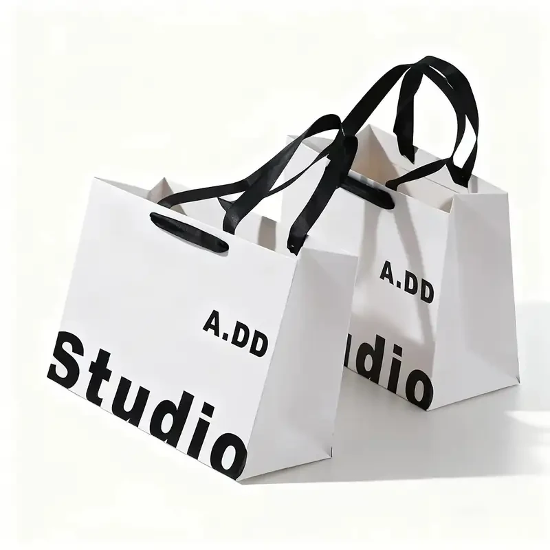 Custom Minimalist Tote Bag High-Quality Paper Gift Bag for Customization and Versatile Packaging Solutions
