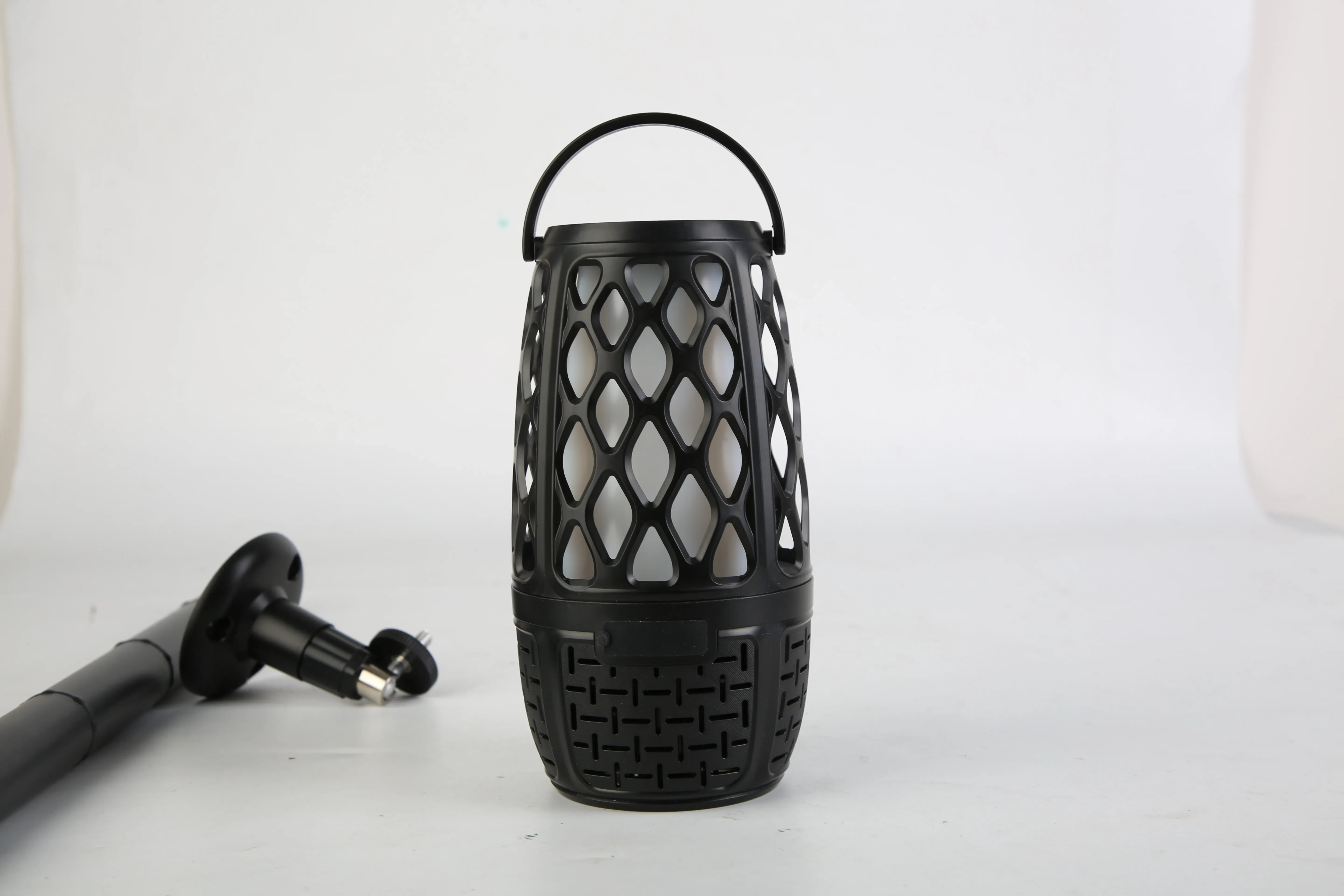 1Pc 4 In 1 Wireless 5.3 Outdoor Speaker IPX5 Waterproof Patio Speaker LED Flame Speaker With 3 Flame Light Modes Hook Stake Wall Mount Holder Sync Up To 1,00 Speakers