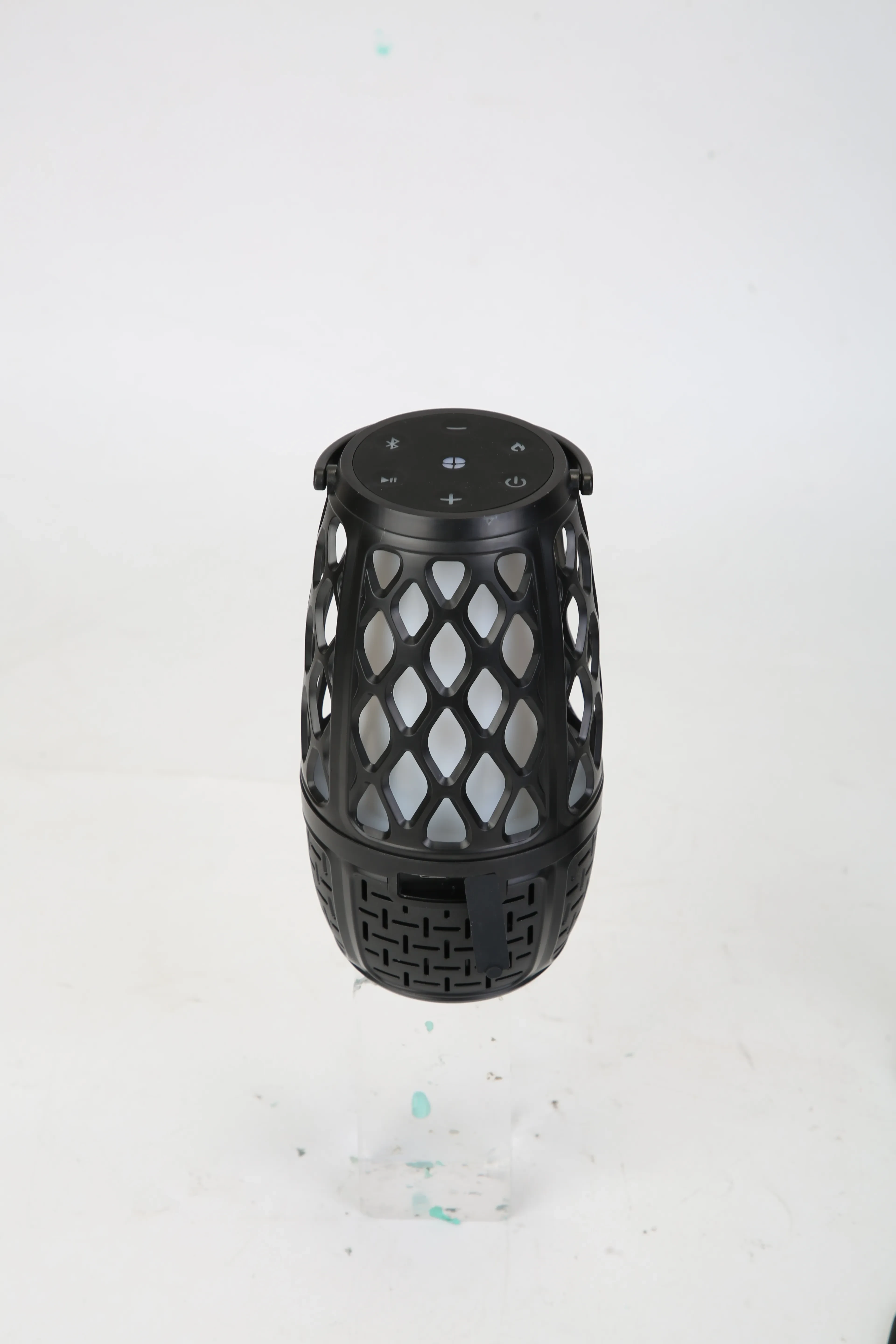 1Pc 4 In 1 Wireless 5.3 Outdoor Speaker IPX5 Waterproof Patio Speaker LED Flame Speaker With 3 Flame Light Modes Hook Stake Wall Mount Holder Sync Up To 1,00 Speakers