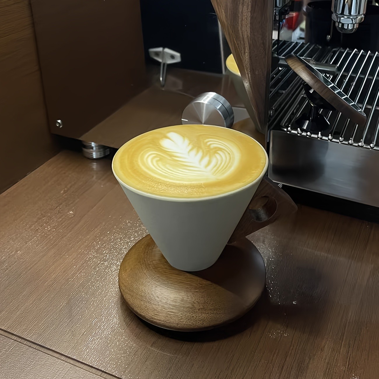 CEEFU Ceramic Coffee & Tea Mug with Wooden Saucer Elegant Smooth-Finish Cup for Latte, Cappuccino & Holiday Drinks