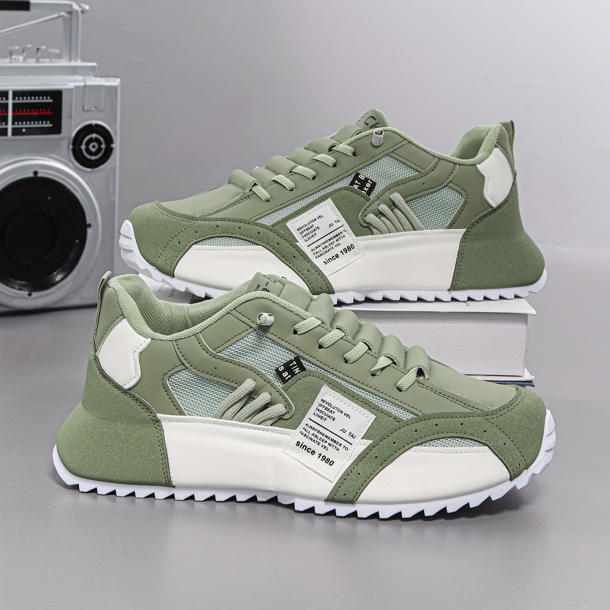 XIOSHENTONG Men's Vintage-Style Breathable Mesh Platform Dad Sneakers