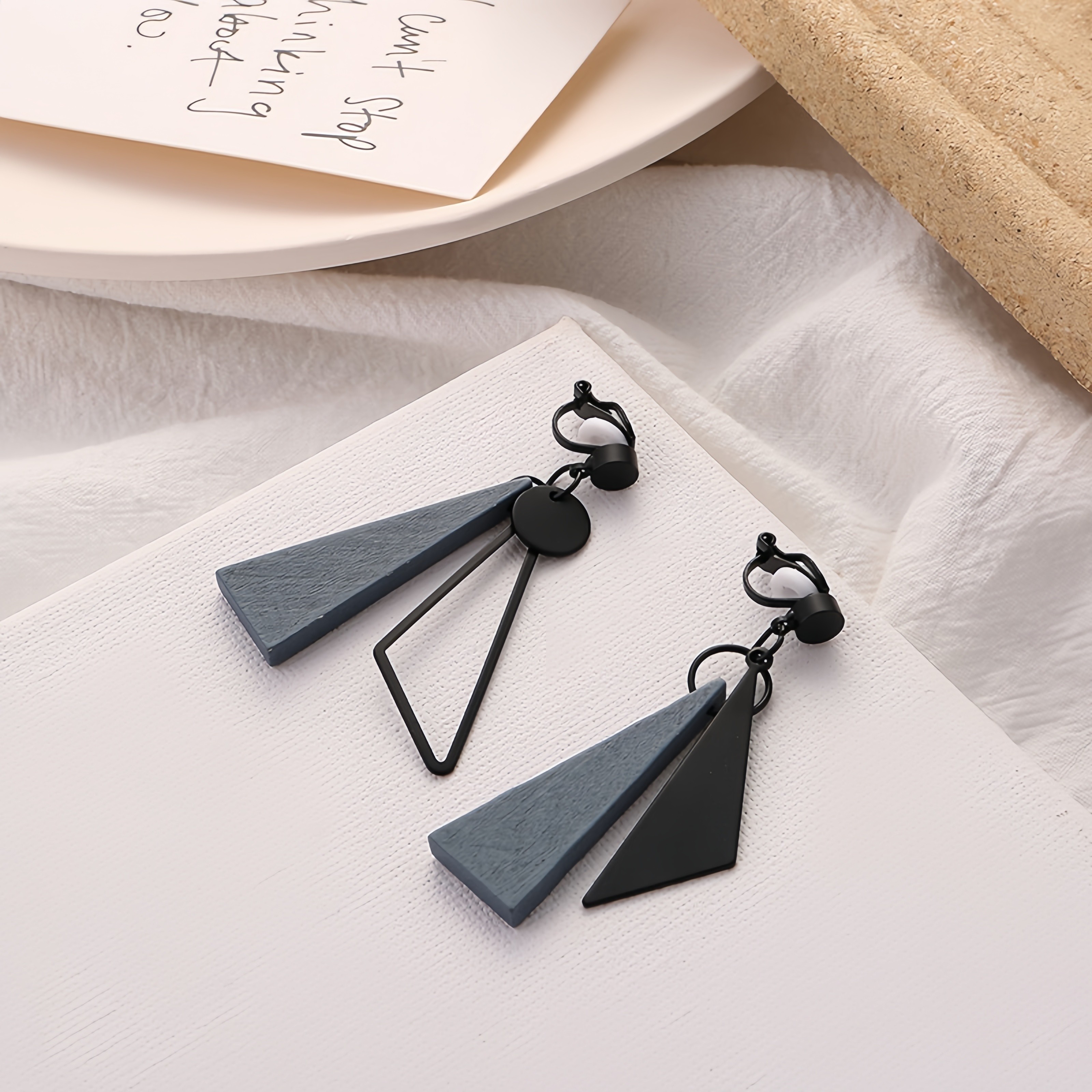 AIVEO Elegant Wooden Clip-On Earrings